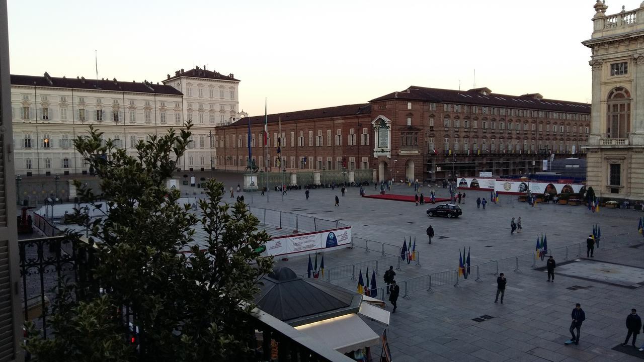 Piazza Castello 3*